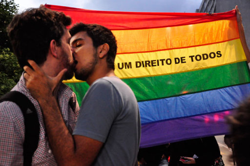 Beijaço gay