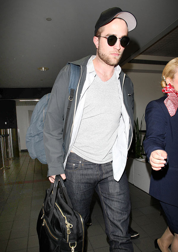 Robert Pattinson Moves Out — Leaves Kristen Stewart