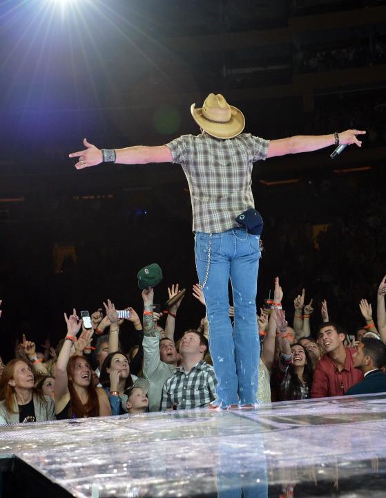 Jason Aldean - Night Train Tour 2013 - New York, NY | Snow blankets ...