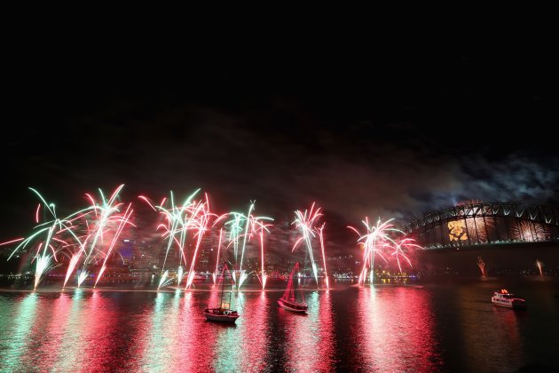 صور احتفالات بالعام الجديد 2013 Sydney-celebrates-years-eve-20121231-053840-224