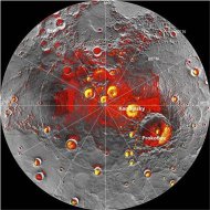 Pese a abrasadoras temperaturas durante el día, Mercurio, el planeta más cercano al Sol, contiene hielo y materiales orgánicos congelados dentro de cráteres permanentemente ensombrecidos en su polo norte, dijeron el jueves científicos de la agencia espacial estadounidense, NASA. Imagen de radar de la región del polo norte de Mercurio adquirida por el Observatorio Arecibo en Puerto Rico superpuesta en un mosaico de imágenes de la misma zona del Mercury MESSENGER en una fotografía facilitada por la NASA el 29 de noviembre. REUTERS/NASA/Handout