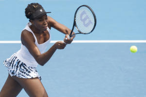 Williams wins title in Brisbane, Venus loses final
