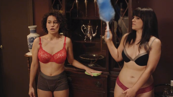 Get Hooked On Broad City With One Scene Yahoo News