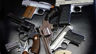 gty guns nt 130321 wblog The Note: A Real Deal Emerges On Gun Control