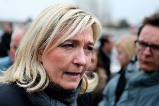 Photo Par Francois Nascimbeni - La présidente du FN Marine Le Pen a déclaré mardi dans l'émission Preuves par 3 (Public Sénat-AFP) qu'elle abrogerait la loi sur le mariage homosexuel si elle accédait un jour au pouvoir, mais que les couples déjà mariés "le resteront"