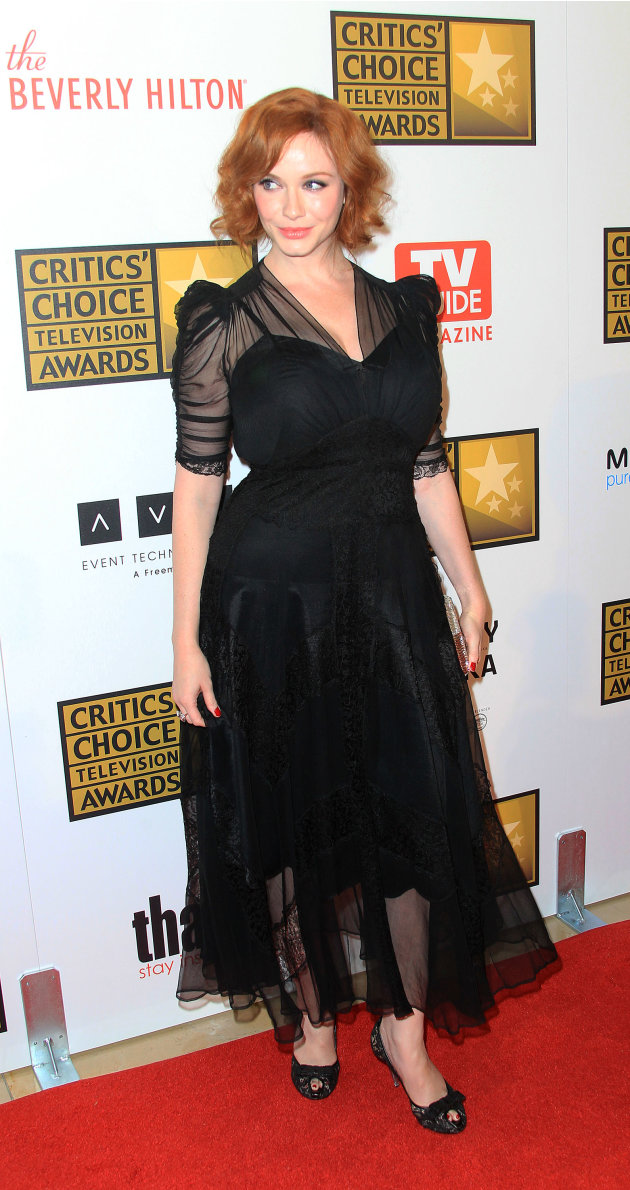 Gaun Cantik di Acara Critics' Choice TV Awards