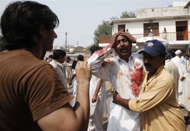 Double attentat contre une église Chrétienne au Pakistan, au moins 78 morts ! 2013-09-22T164349Z_1_APAE98L1AH300_RTROPTP_3_OFRTP-PAKISTAN-ATTENTAT-BILAN-20130922