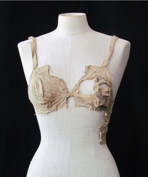 History Undressed: True Medieval Bra and Underwear? -- What do you think?