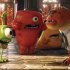 Esta imagen promocional difundida por Disney-Pixar muestra a los personajes de Mike, en la voz de Billy Crystal, a la izquierda, y el profesor Knight, cuya voz hace Alfred Molina, a la derecha, en una escena de la cinta animada "Monsters University". (AP Foto/Disney-Pixar)
