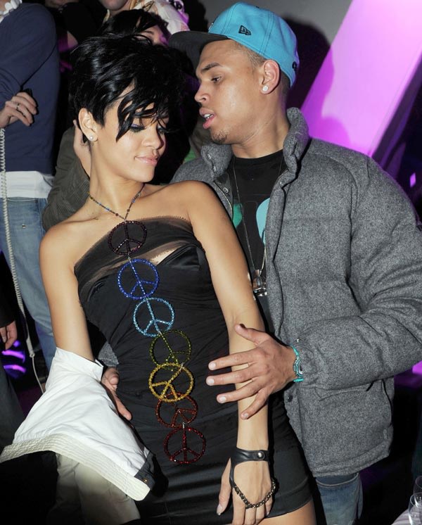 Chris Brown & Rihanna Are Dating Again  New Report