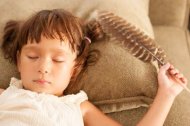 كثرة النوم في الصغر قد تقي من البدانة في الكبر