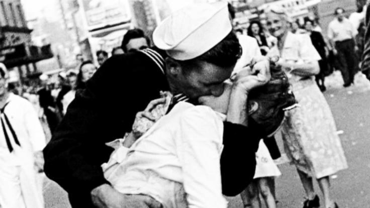 Sailor in Famous Post War Times Square Kiss Dies