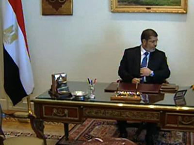 Egypt: President Morsi in Mubarak's old office