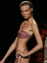 Most Runway Models ‘Meet the Physical Criteria for Anorexia,' Says Mag