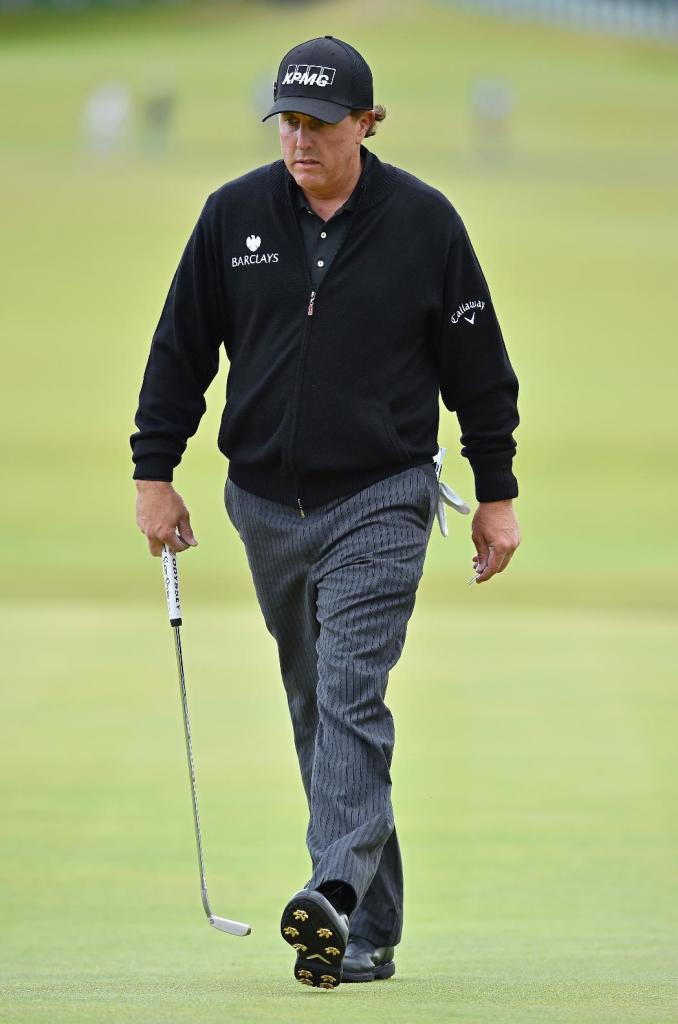 Golf - Mickelson gets nod for US Presidents Cup team