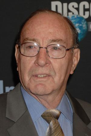 FILE - In a Sept. 5, 2007 file photo, former astronaut Edgar Mitchell arrives for the premiere of the &quot;In the Shadow of the Moon,&quot; at the Hayden Planetarium at the Museum of Natural History in New York. Apollo 14 astronaut Mitchell, who became the sixth man on the moon when he and Alan Shepard helped NASA recover from Apollo 13&#39;s &quot;successful failure&quot; and later devoted his life to exploring the mind, physics and unexplained phenomena such as psychics and aliens, died Thursday, Feb. 4, 2016, at a West Palm Beach, Florida, hospice after a short illness. He was 85.  (AP Photo/Henny Ray Abrams, File)