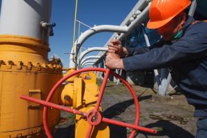 An employee tightens a valve at the Bilche-Volytsko-Uherske&nbsp;&hellip;