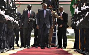 Kenya&#39;s President Kenyatta arrives for a meeting in South Sudan&#39;s capital Juba