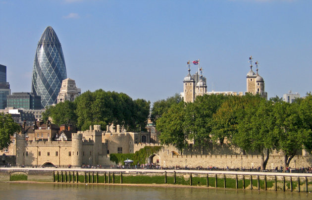 Les 10 bâtiments les plus remarquables du monde Les-10-b-timents-les-plus-remarquables-du-monde---3---Le-Gherkin---Londres-jpg_120216