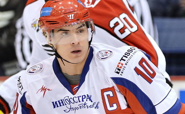 En mode CMHJ 2013 Nail-Yakupov-is-returning-to-Sarnia-in-Russian-colours-Terry-Wilson-OHL-Images