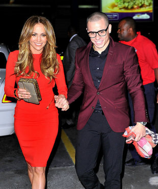 'Paranoid' Jennifer Lopez 'Checking Up' On Casper Smart As She Fears Toyboy Is Cheating 