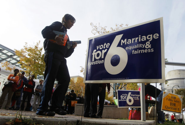 People line up for early voting in Silver Spring, Md., Oct. 27, 2012. (Reuters/Gary Cameron)