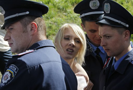 Ukrainian police detain activist from Femen in Kiev
