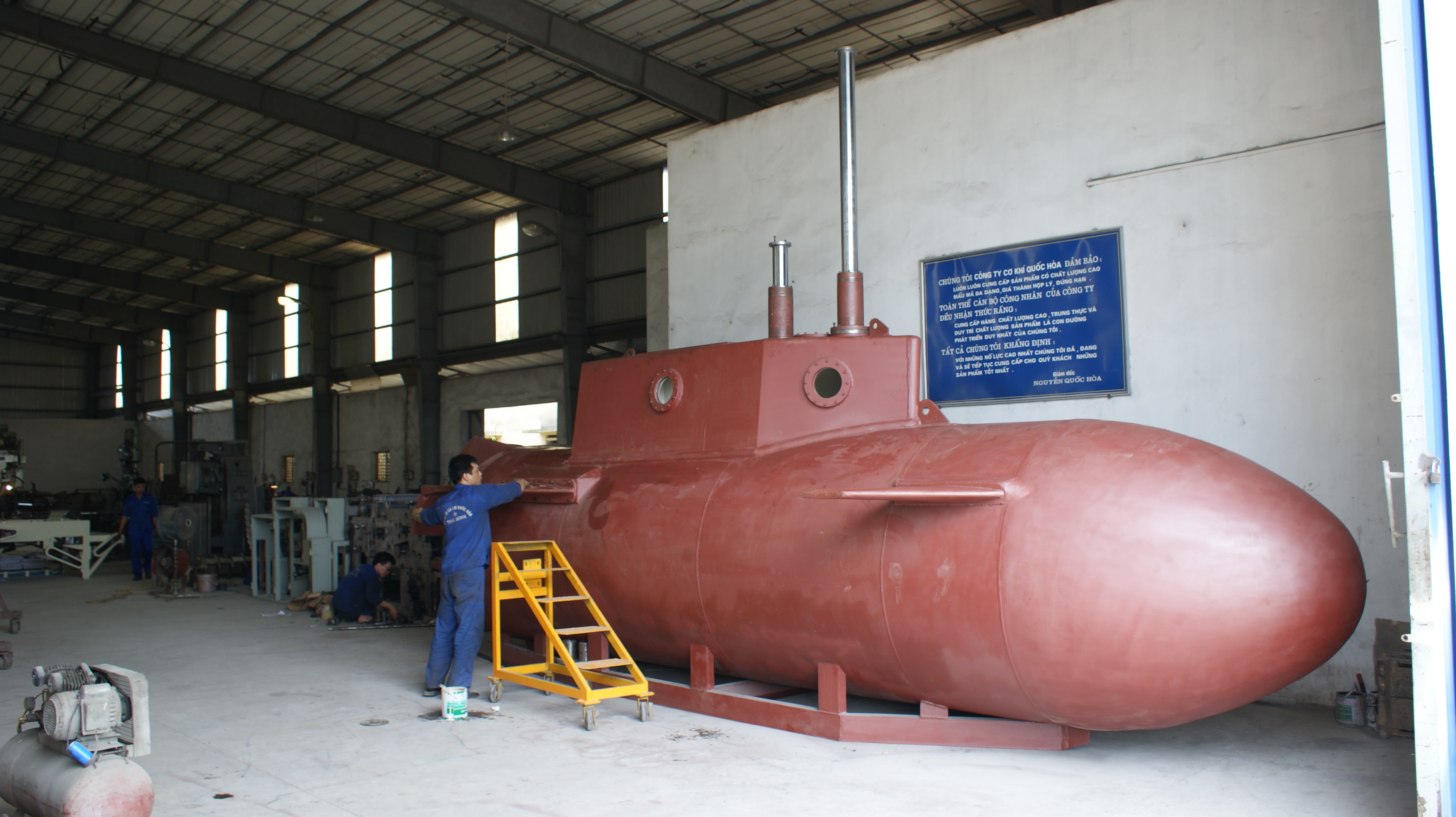Doanh nhân Thái Bình chế tạo tàu ngầm 'Trường Sa' Tau11-1377145645-20130822-095419-930