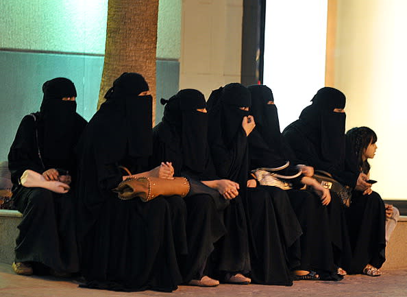 البلدان العربية الافضل في معاملة النساء  Saudi-jpg_044902