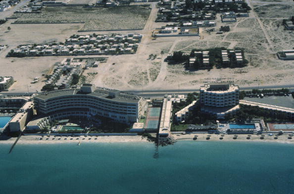لقطة علوية لفنادق في إمارة الشارقة عام 1987