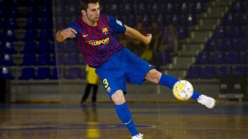 Jordi Torras Jelmaan Iniesta di Lapangan Futsal