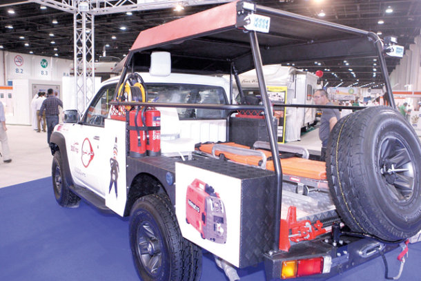 الإمارات تصنع أول سيارة اسعاف مخصصة للصحراء 141970062-jpg_164824