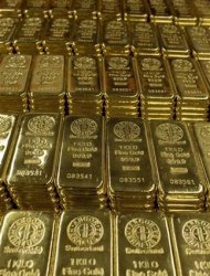 سبائك من الذهب في سويسرا يوم 1 مارس اذار 2012 - رويترز