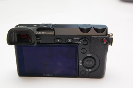 跨準專業與隨手拍於一身， Sony NEX-7 動手玩