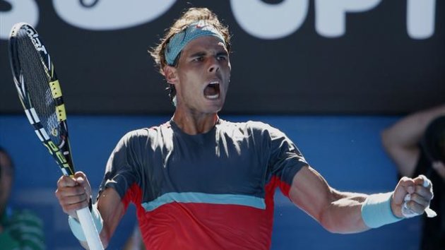 Rafael Nadal de España reacciona después de ganar el segundo set durante el partido de individuales del tenis de los hombres cuartos de final ante Grigor Dimitrov de Bulgaria en el Abierto de Australia (Reuters)