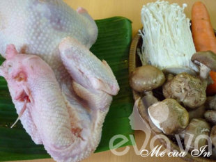 Món ngon cuối tuần: Thịt gà om nấm 1322707872-gaomnam-bep-eva1