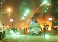 Αιματηρές συγκρούσεις έξω από το προεδρικό μέγαρο στο Κάιρο