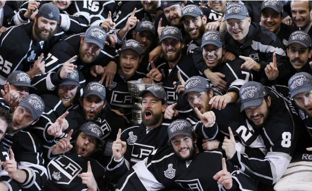 LOS ANGELES KINGS - 2012 STANLEY CUP CHAMPIONS 2012-06-12T033556Z_01_LOA143_RTRIDSP_3_NHL-STANLEY