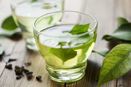 Uống trà xanh thường xuyên giúp hạn chế các tình trạng viêm