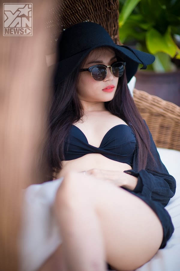 Sĩ Thanh khoe đường cong nóng bỏng cùng bikini