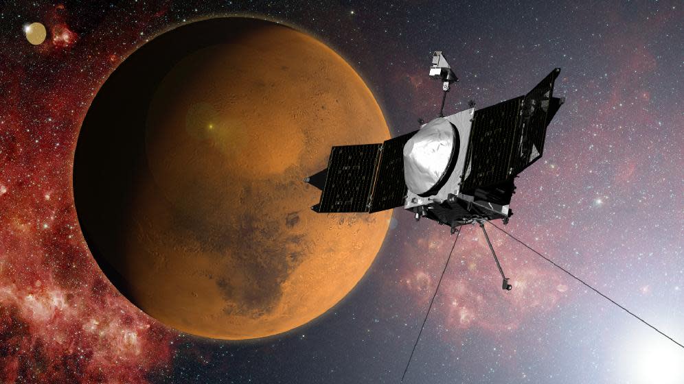the MAVEN spacecraft approaches Mars