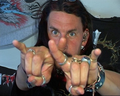 METAL FAZ MAL NEWS: Homem é aposentado pelo governo sueco por ser viciado em heavy metal Rogertullgren