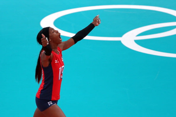 Destinee Hooker foi vice campeã olímpica com a seleção dos Estados Unidos. (Foto: Getty Images)