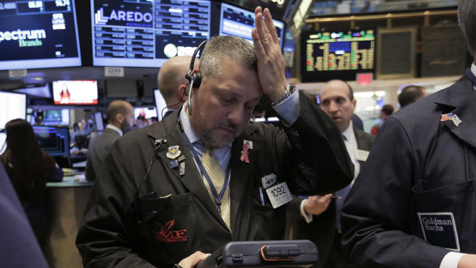 US stock market sinks as price of crude oil resumes a slide