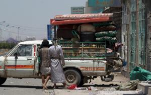 Yemenis pack their belongings into the back of a truck &hellip;