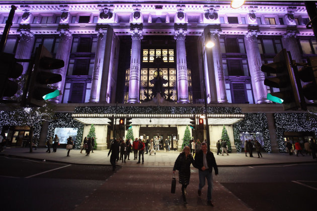 Retailers Hope For A Good Christmas Despite The Current Economic Gloom