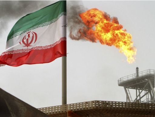 إيران تتحدى العقوبات وتبدأ مناورة صاروخية