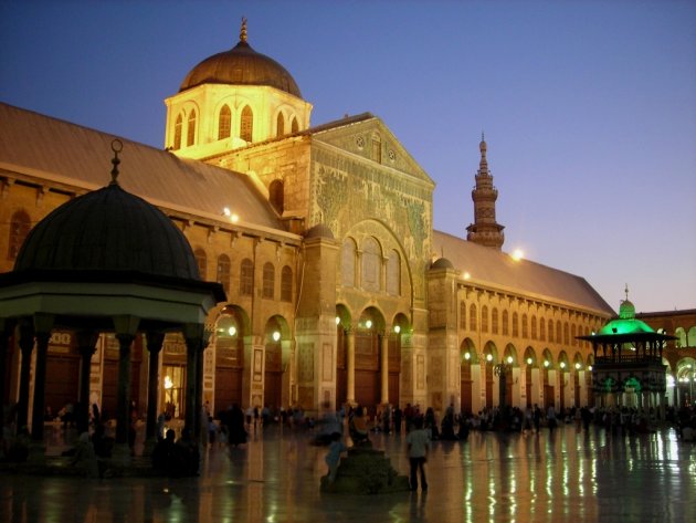 صور اجمل مساجد العالم  Umayyad-mosque-in-damascus-syria-night-jpg_085049