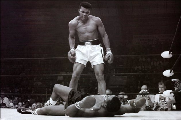 2 - Muhammad Ali - "Ele era gigante, dominava o adversário como ninguém. Sempre será inspiração." Afirmou Jon "Bones" Jones. (Foto: divulgação)