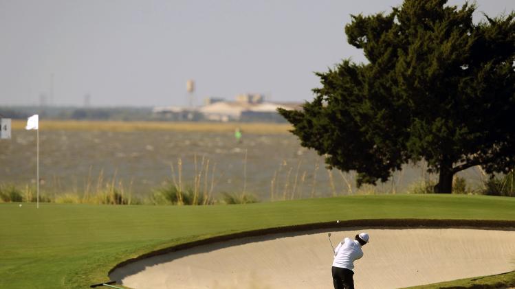 Kirk overcomes the wind for Sea Island lead